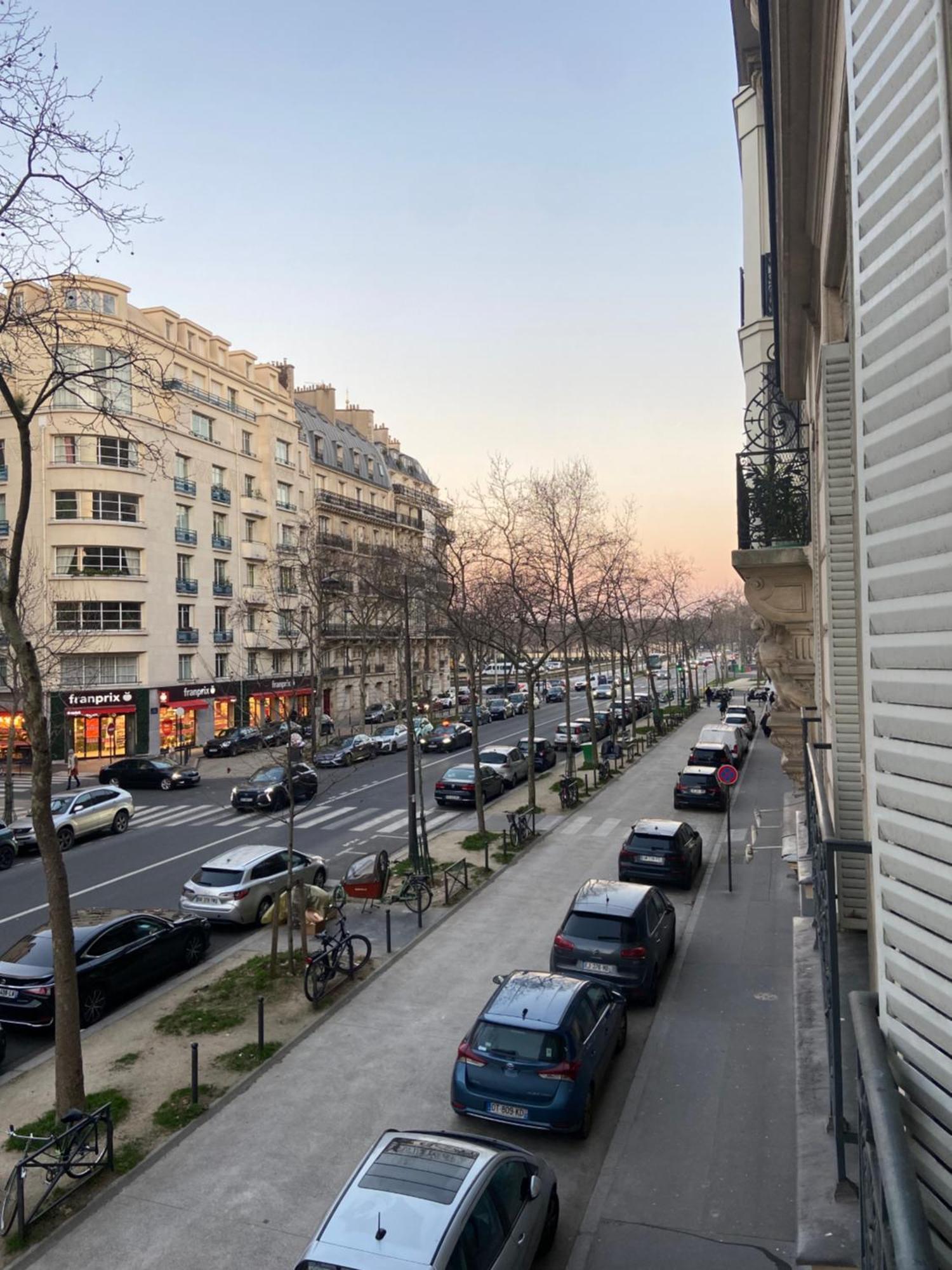 De Standing 4 - Tour Eiffel/invalides Appartement
